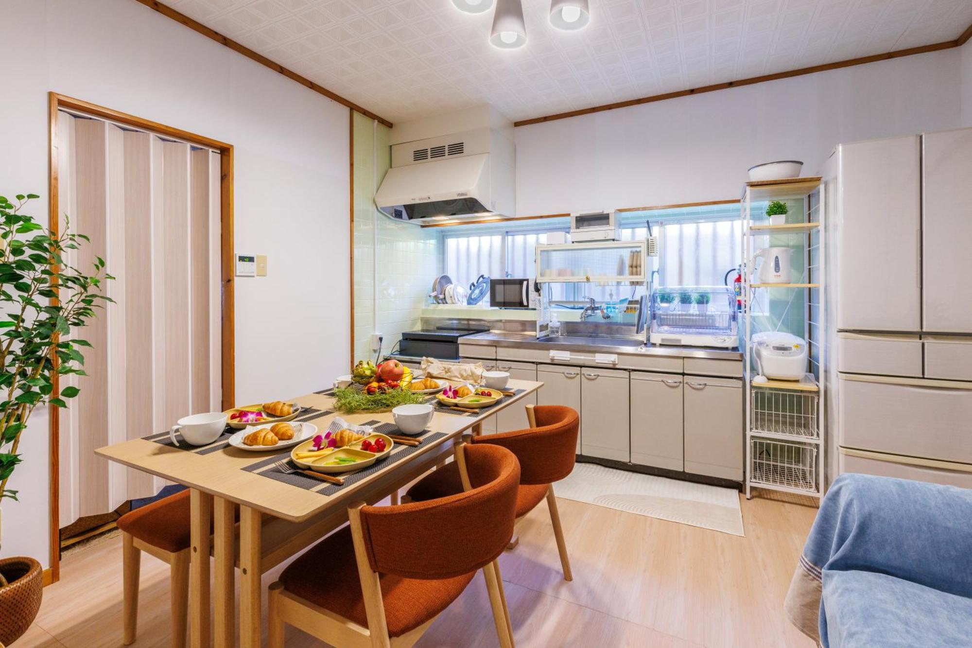 新規オープン サウナ Bbq ジャグジー付き 最大7名 無料駐車場4台 ビーチまで車で5分 Sky House Vila Uruma Exterior foto