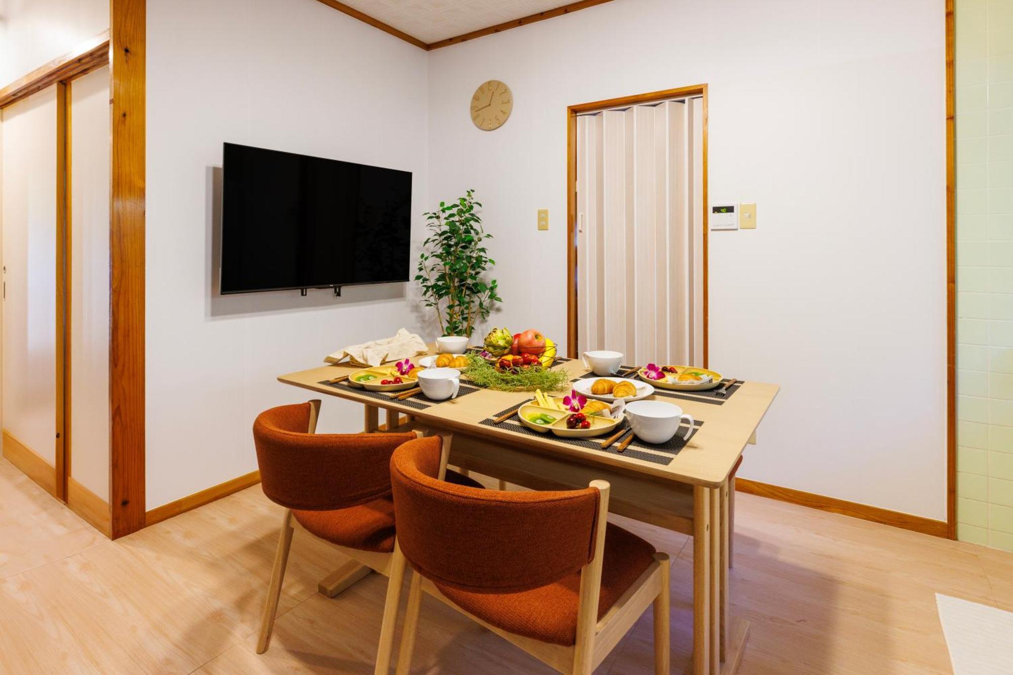 新規オープン サウナ Bbq ジャグジー付き 最大7名 無料駐車場4台 ビーチまで車で5分 Sky House Vila Uruma Exterior foto